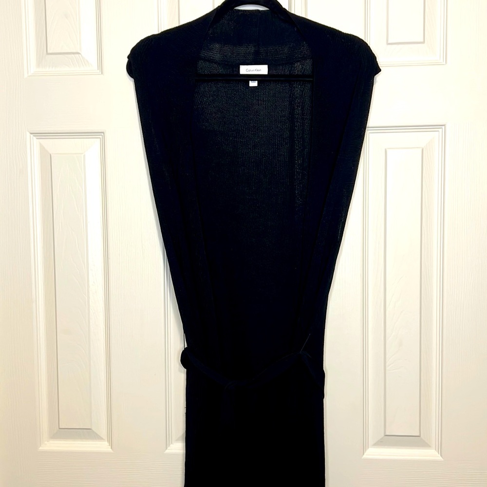 Black Sleeveless Long Sweater with Tie